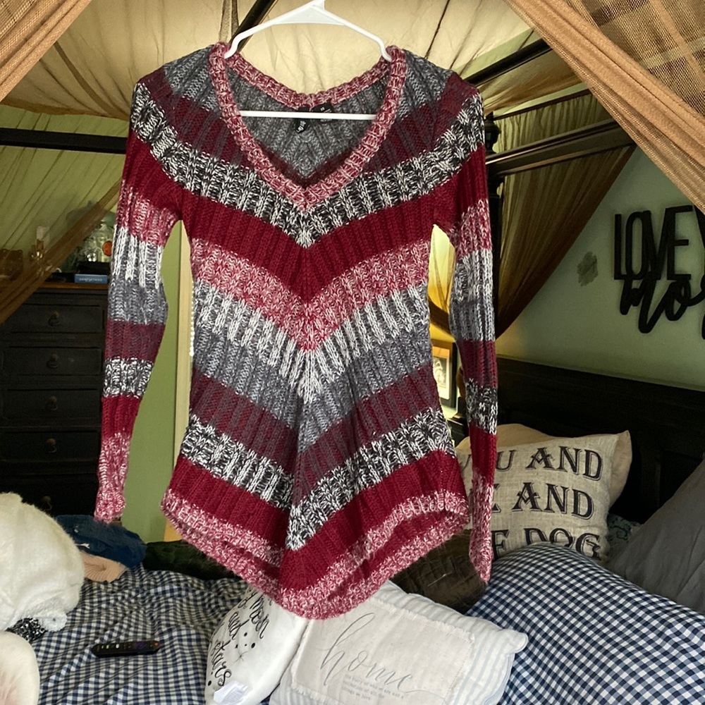 Multi color sweater XS